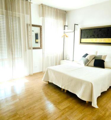 Osteria Grande House | Appartamento "Laghetto 1" con tre camere e bagni privati cucina in condivisione