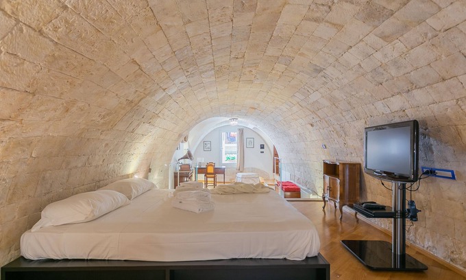 Old Town Apartment | Appartamento a Palazzo Zizzi by Wonderful Italy