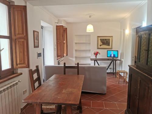 Campagnano di Roma Apartment | Appartamento sulla Via Francigena vicino Roma a 10 mín da Vallelunga e Lago di Bracciano