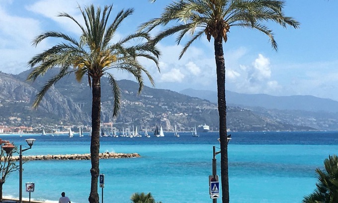 Roquebrune-Cap-Martin Apartment | Appartement T3, Front de Mer, Climatisé, Rdc, Commerces, Resto, Tout à Pied!