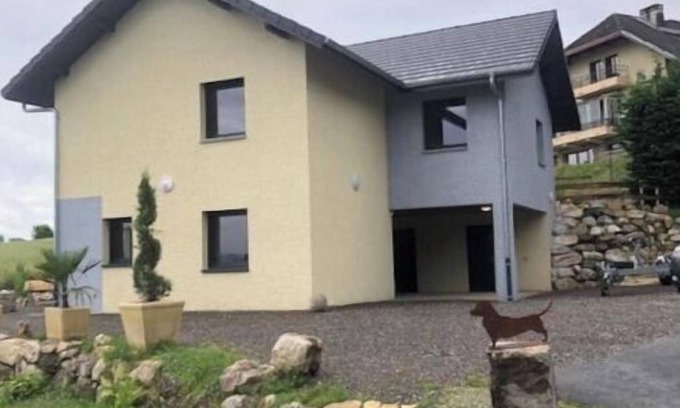 Le Bourget-du-Lac Apartment | Appartement 102 m2 Tuamotu :5 Chambres/suites, Salle de Repas. Le Bourget Du Lac