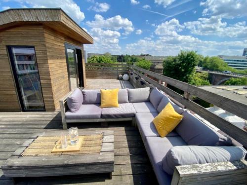 Postel Apartment | Appartement 2 chambres avec rooftop suspendu au Cimetière d'Ixelles