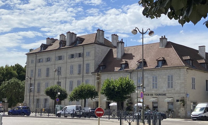 Dole Apartment | Appartement 2 Chambres Place Grevy