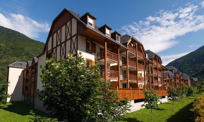 Saint-Mamet Condo | Appartement 3 chambres | Accès Sauna + Piscine !