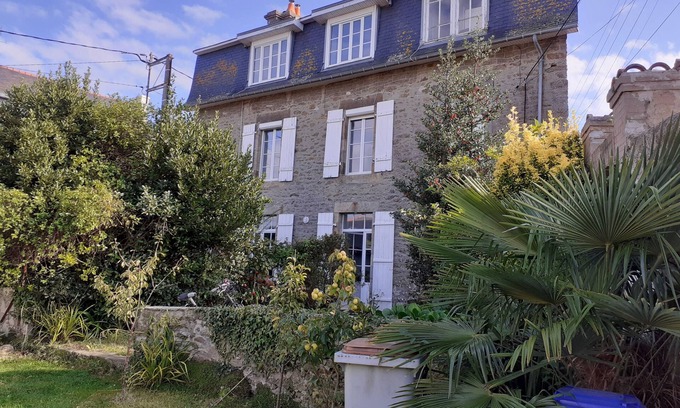 La Marne Apartment | Appartement 3 Pièces Dans Belle Maison, Jardin Clos, à Saint-servan