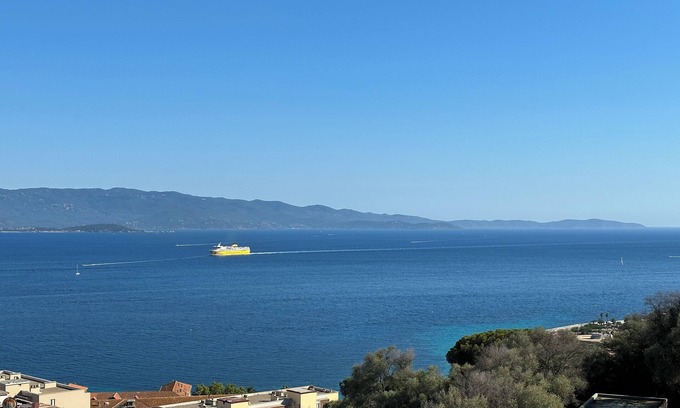 Ajaccio Apartment | Appartement 3 Pièces vue mer en Excellent État