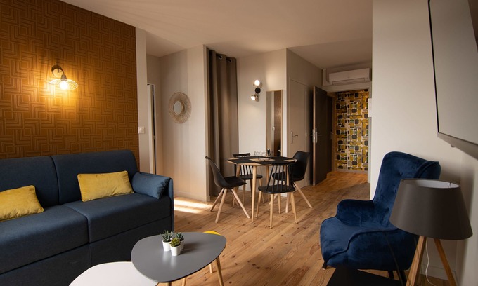 Chatel-Guyon Apartment | Appartement-4 personnes-Confort-SDB-Balcon