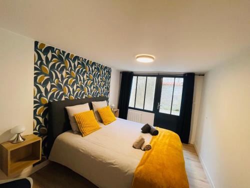 Saint-Jean-d'Angely Apartment | Appartement avec cour privée