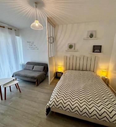 Saint-Jacques - Nazareth Apartment | Appartement avec balcon, proche CHU, château, Tramway