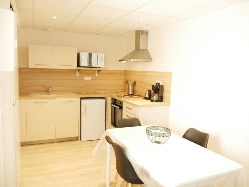 Bourbon-Lancy Apartment | Appartement avec chambre - Entrée SPA incluse