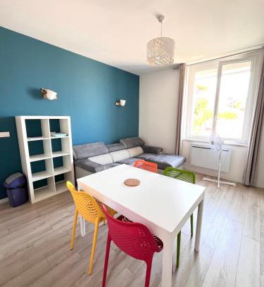 Saint-Lambert Apartment | Appartement Calme en Plein Centre Ville