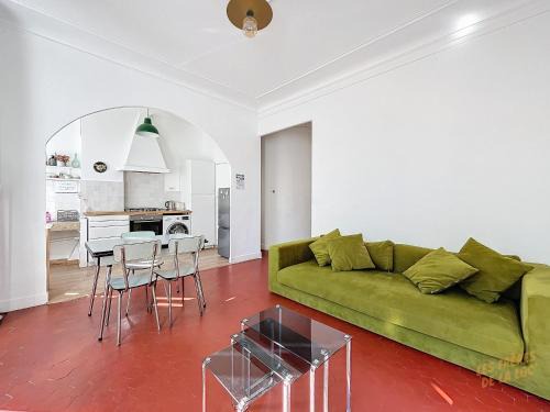 6th Arrondissement Apartment | Appartement Central - Balcon & Lumineux - Les Frères de la Loc'