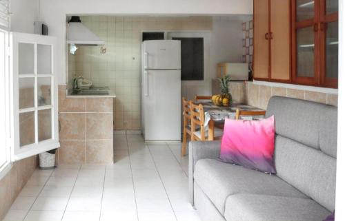L'Houezel Apartment | Appartement charmant au cœur du Gosier, vue sur la montagne