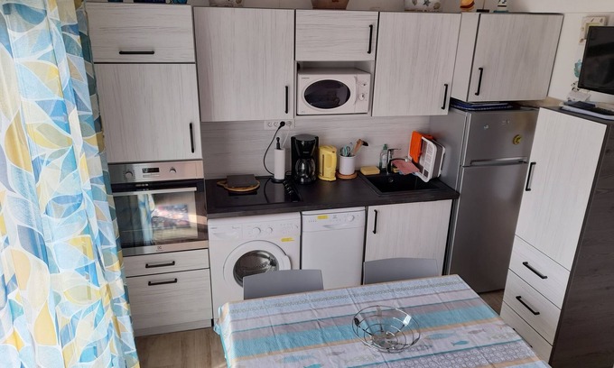 Marseillan Plage Apartment | Appartement Climatisé, Situé Dans une Résidence Sécurisée Avec Piscine