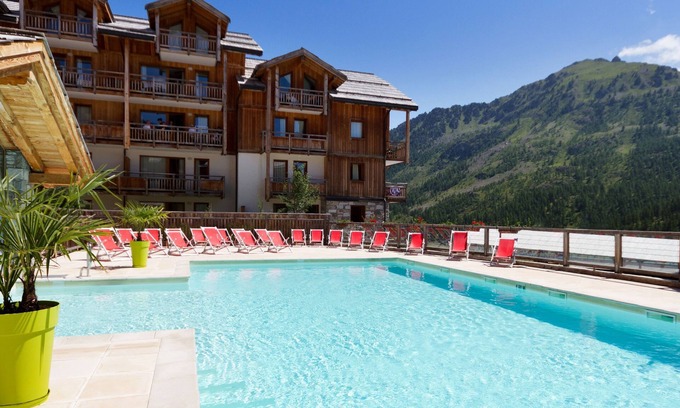 Montgenevre Condo | Appartement Confortable Au Pied des Pistes | Accès Piscine + Sauna + Jacuzzi