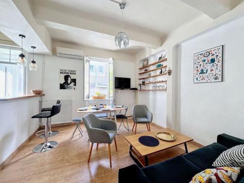 Notre-Dame du Mont Apartment | Appartement Cours Julien - Central & Climatisation - Les Frères de la Loc'