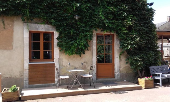 Laigne-en-Belin Apartment | appartement dans propriétée privée