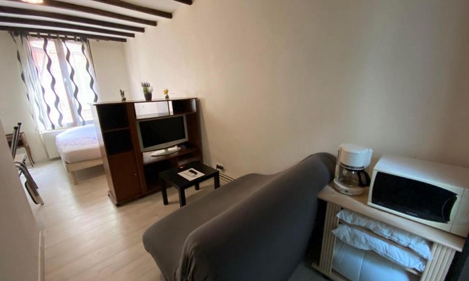 Sainte-Anne - Faubourg Noyon Apartment | Appartement dans une impasse calme proche de la gare