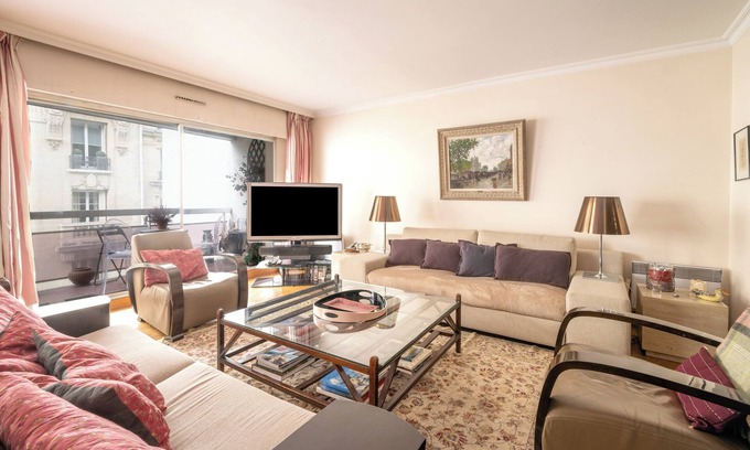 Passy Apartment | Appartement de la Tour - Welkeys