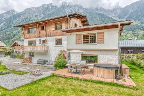 Chamonix-Mont-Blanc Apartment | Appartement de Luxe avec Jacuzzi, Vue Montagne et Jardin