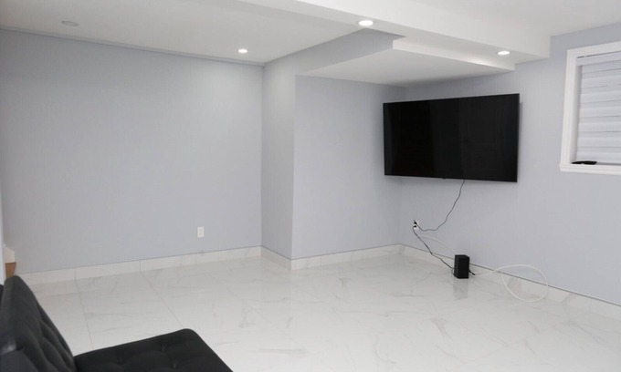 Laval-des-Rapides Apartment | Appartement De Luxe