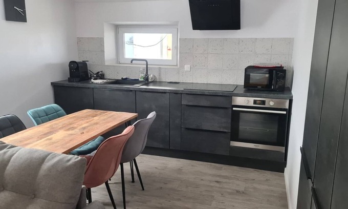 Bois-d'Amont Apartment | Appartement Deux Chambres Entièrement Rénové en 2023, Calme et Très Lumineux