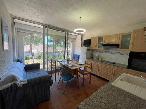 Argeles Plage Apartment | Appartement deux pièces cabine- Argelès sur mer AR155-024