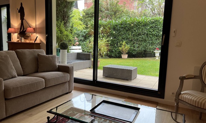 Saint-Cloud Apartment | Appartement Duplex - Les Demoiselles à Versailles