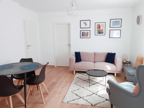Illkirch-Graffenstaden Apartment | Appartement cosy dans une maison calme et parking gratuit avec borne