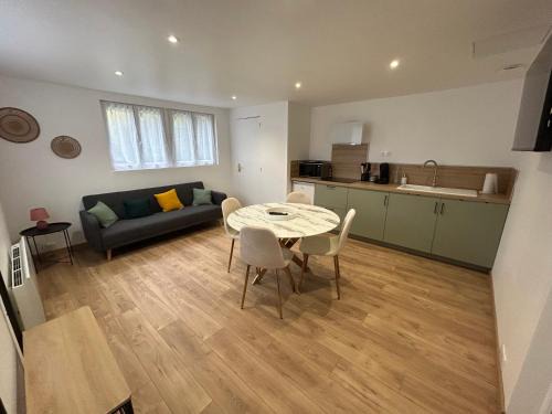 Saint-Denis-sur-Loire Bed & Breakfast | Appartement au calme