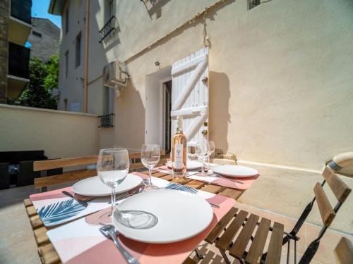 4th Arrondissement Apartment | Appartement High Standing - Jardin & Climatisation - Les Frères de la Loc'