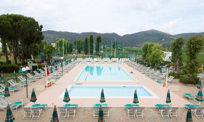 Luni Mare Apartment | Appartement in Luni mit Pool