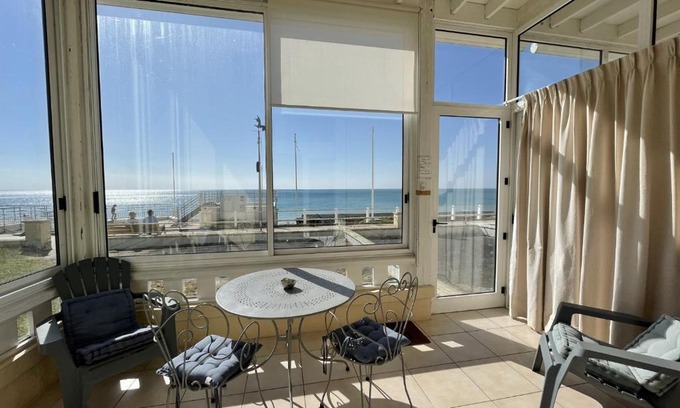 Jullouville Apartment | Appartement Jullouville, 2 pièces, 5 personnes - FR-1-361-48