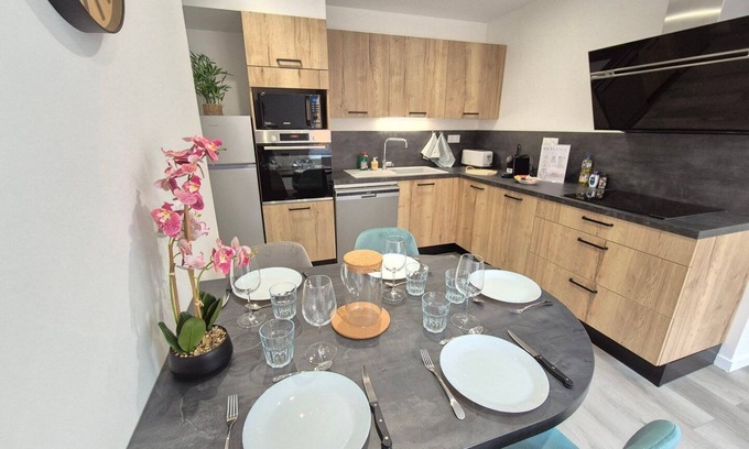 Cholet Apartment | Appartement "Le Colibri" centre Cholet 5pers