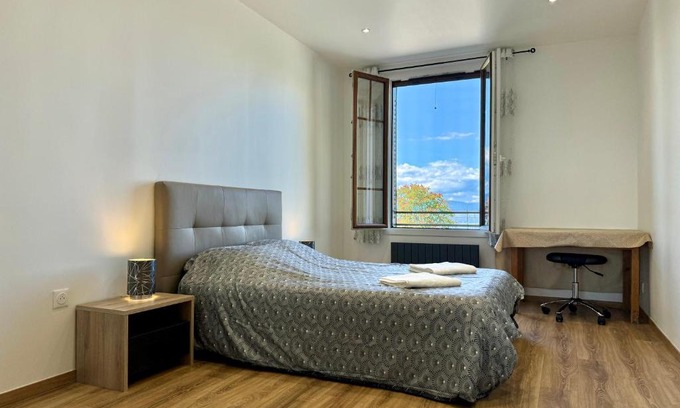 Evian-les-Bains Apartment | Appartement Le Ponton d'Evian