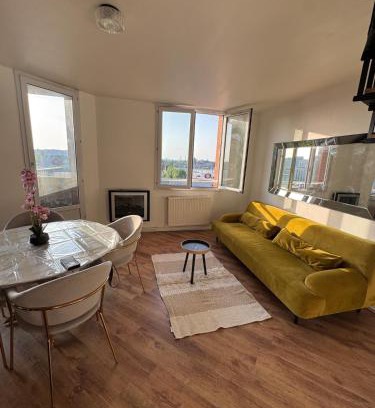 Hotel-de-Ville Apartment | Appartement lumineux et cosy en duplex à 5 min à pied du stade Pierre Mauroy