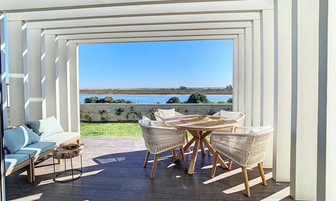 Olhao Apartment | Appartement Luxueux Face à la ria Formosa Dans un Villa .plage à 5mn à Pied