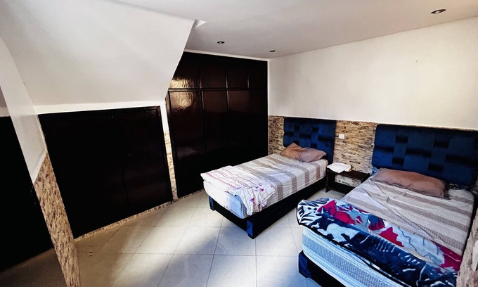 Harhoura Apartment | Appartement Meublé Pour Famille de 4 à 6, à 5 min à Pied de la Plage de Harhoura