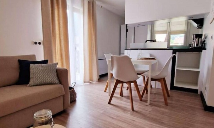 Lathuile Apartment | Appartement Neuf et Cosy Entre lac et Montagnes