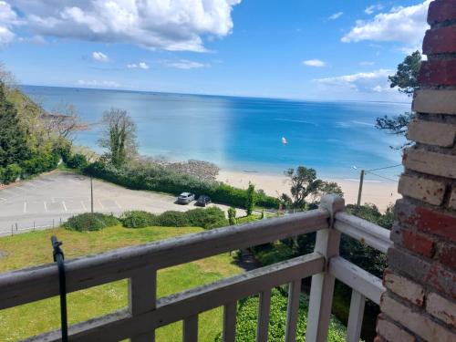 Etables-sur-Mer Apartment | Appartement pleine vue mer au bord de la plage