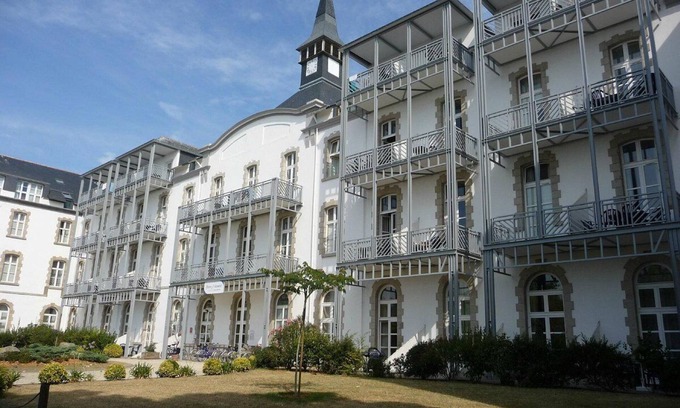 Loire-Atlantique Apartment | Appartement Residence Saint Goustan "les Pieds Dans L'eau"