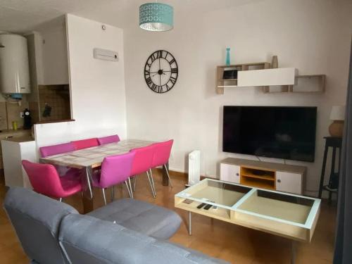 Lezignan-Corbieres Apartment | Appartement spacieux à Lézignan-Corbières de 75 m²