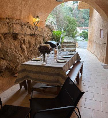 Belgodere Apartment | Appartement Spacieux Vue Montagne- Parking gratuit- Proche ÎLE ROUSSE