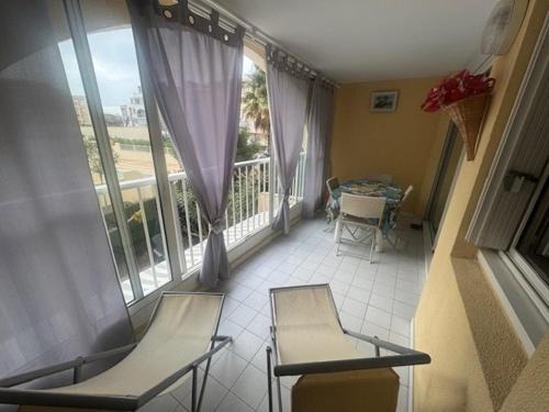 Cap d'Agde Apartment | Appartement T2 Cabine, piscine, parking, près plage Cap d'Agde - FR-1-749-76