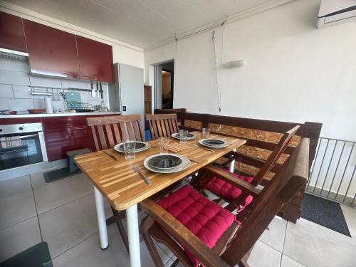 Sainte-Clotilde Centre Apartment | Appartement T2 Colombier pour 5 personnes vue mer