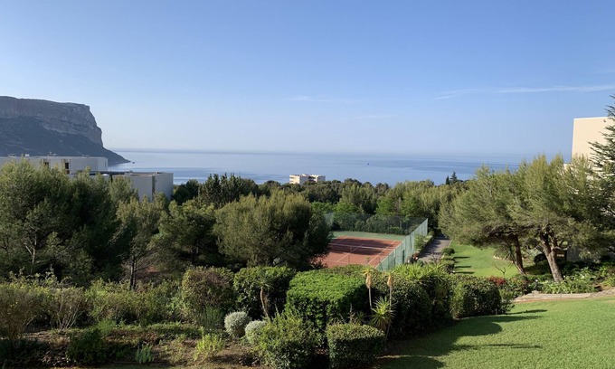 Cassis Apartment | Appartement Très Belle vue mer et Falaise, Parking, Wifi, Terrasse