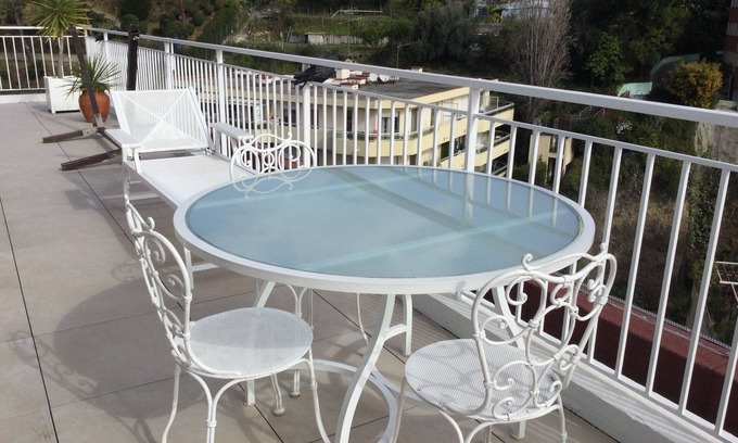 Caucade Apartment | Appartement Traversant Dernier Étage. Vue mer 2 Grandes Terrasses