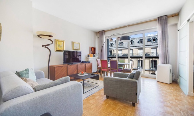 Champs-Elysees Apartment | Appartement Triangle D'or Paris Champs Elysées 2 Chambres 75 m2
