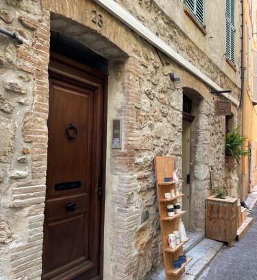 Antibes Old Town Apartment | Appartements climatisés - Vieil Antibes