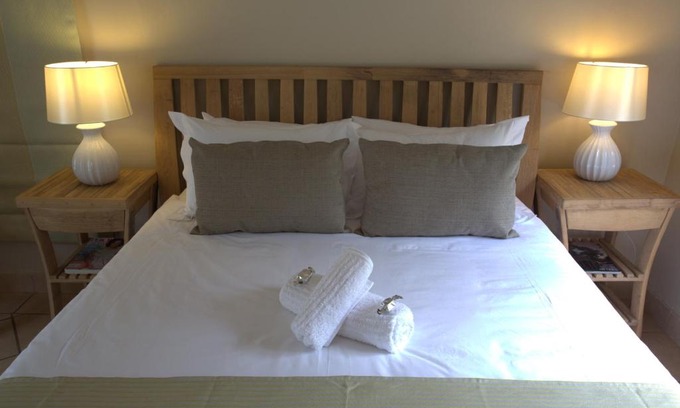 George Apartment | Apple Cottages
